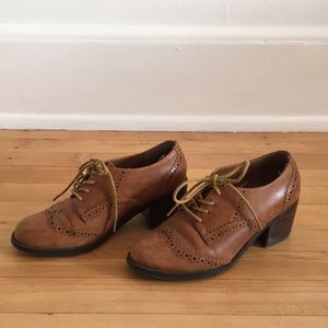 Aldo Shoes - Leather Wingtip Oxford Style Heel Aldo Shoes - Leather Wingtip Oxford Style Heel